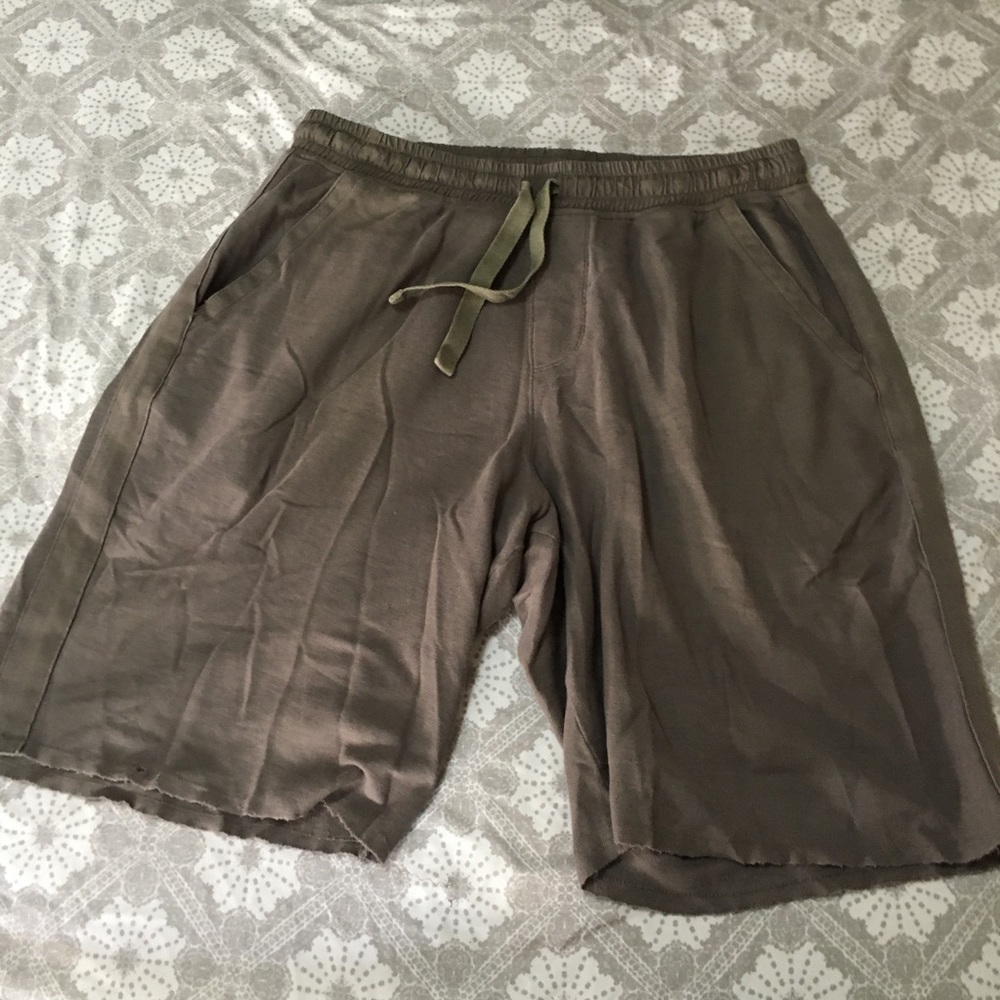 ATM men’s drawstring shorts 🦖